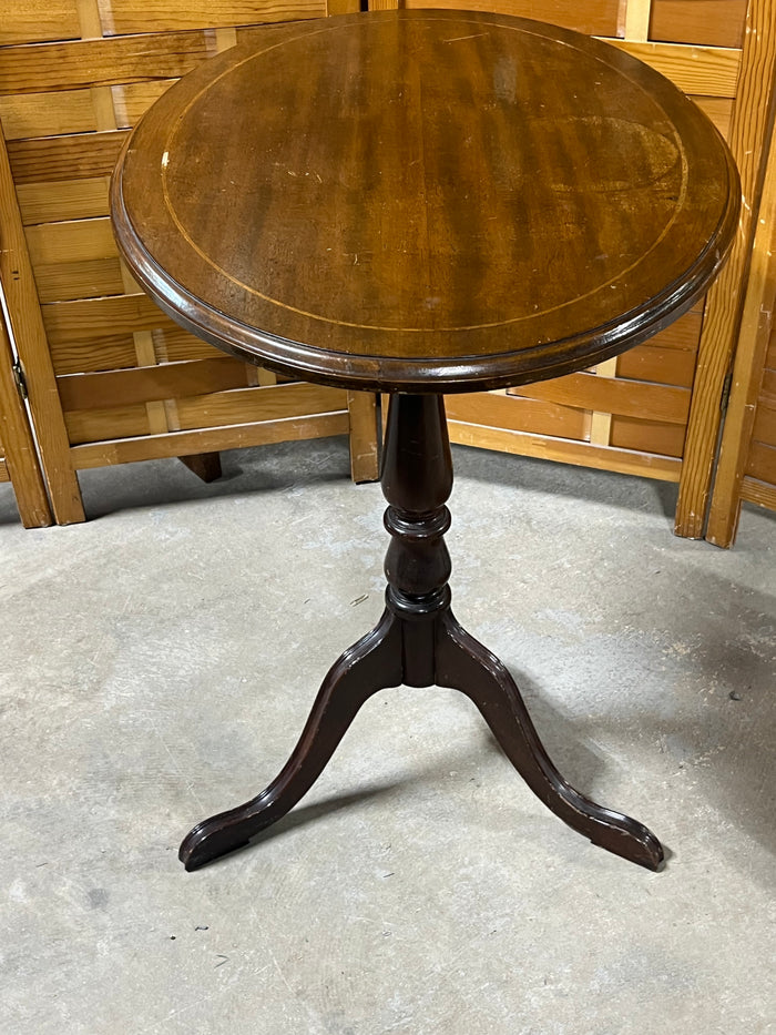 Tilt Top Oval Table