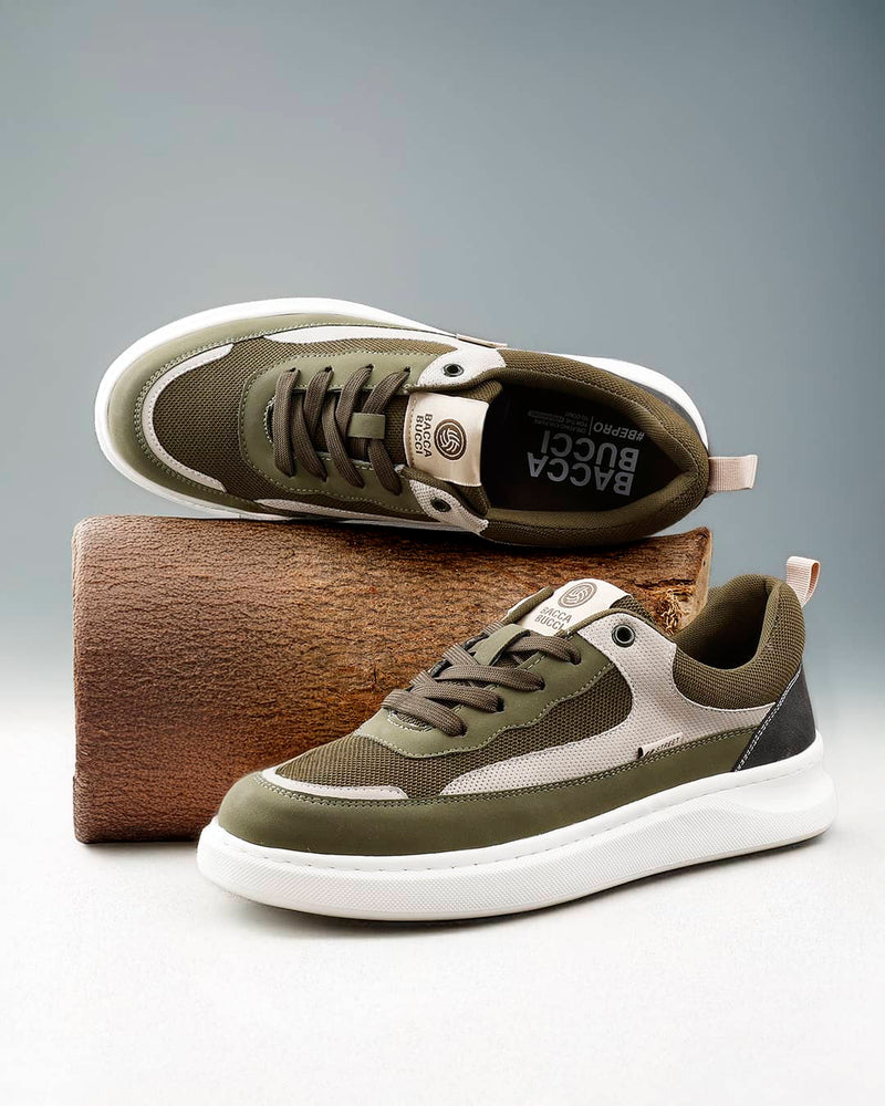 Men’s fashion sneakers
