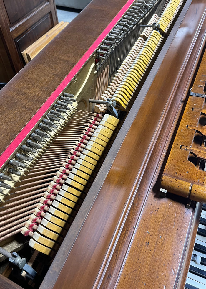 Wurlitzer Upright Piano with Bench***HEAVY ITEM***READ DETAILS ON PICK UP POLICY***